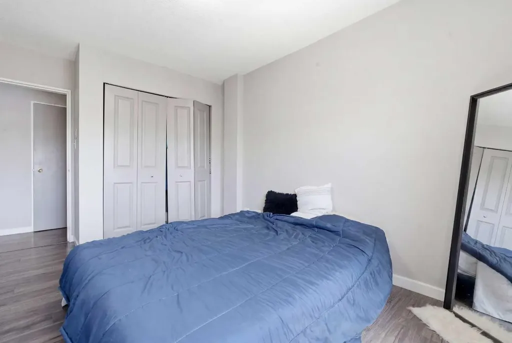 519 17 Avenue SW Calgary AB T2S 0A9