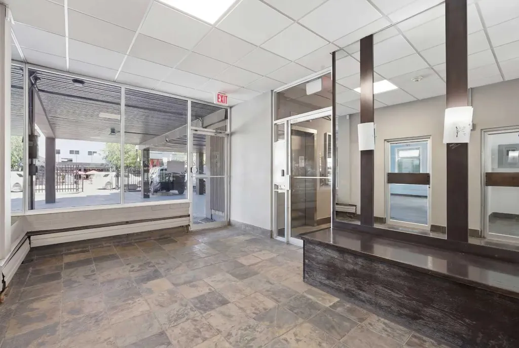 519 17 Avenue SW Calgary AB T2S 0A9