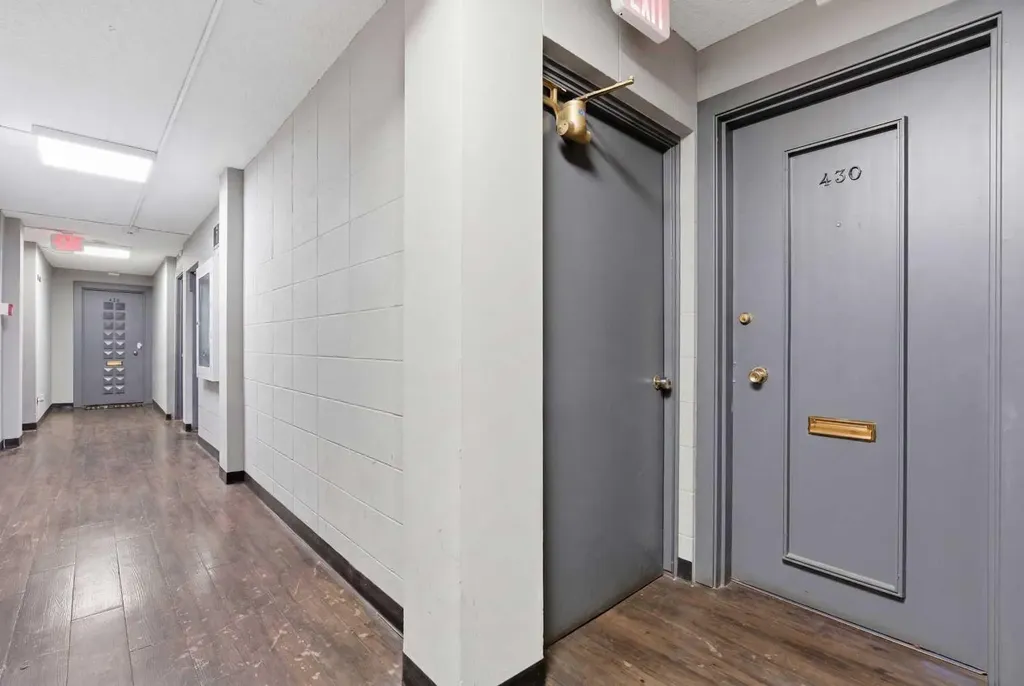 519 17 Avenue SW Calgary AB T2S 0A9