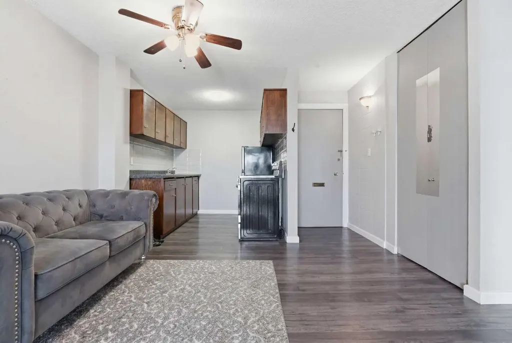 519 17 Avenue SW Calgary AB T2S 0A9