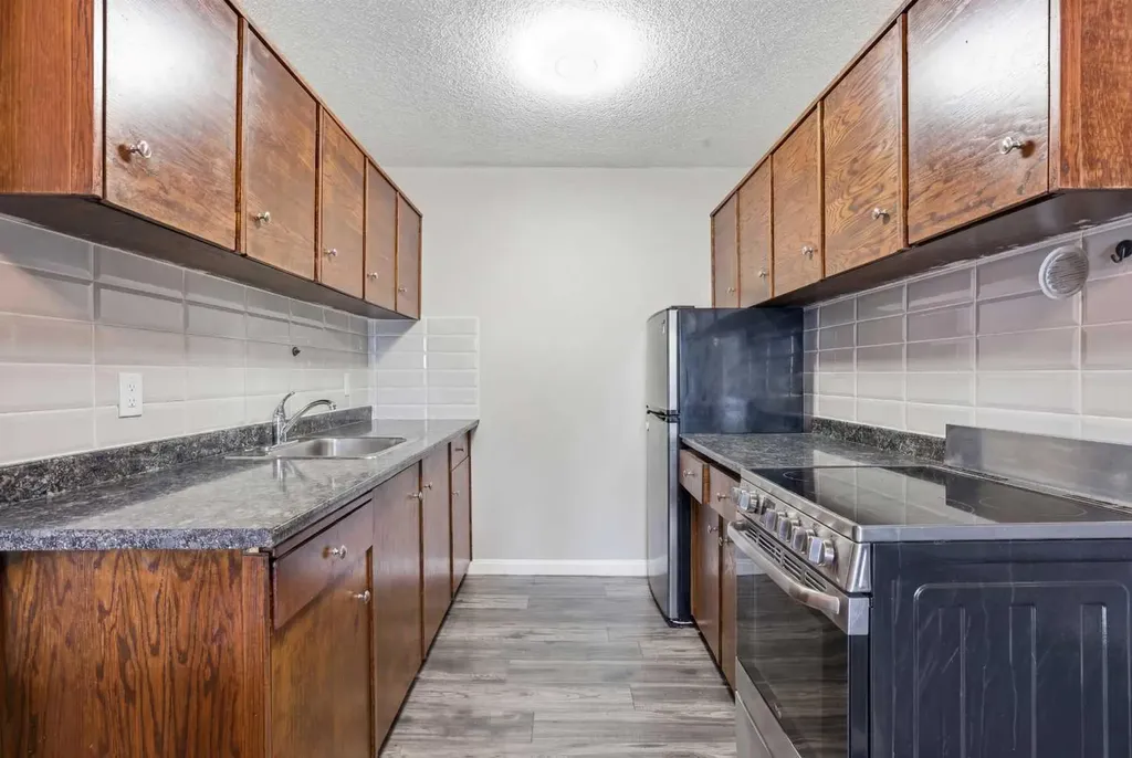 519 17 Avenue SW Calgary AB T2S 0A9
