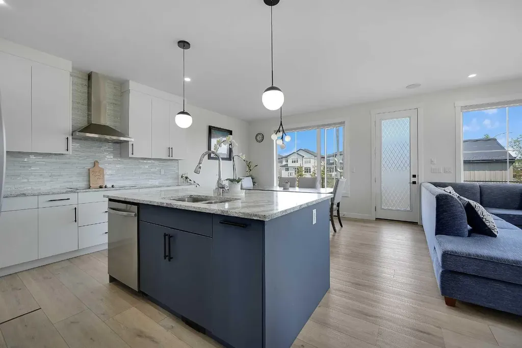 192 Sandpiper Landing Chestermere AB T1X 1Y8