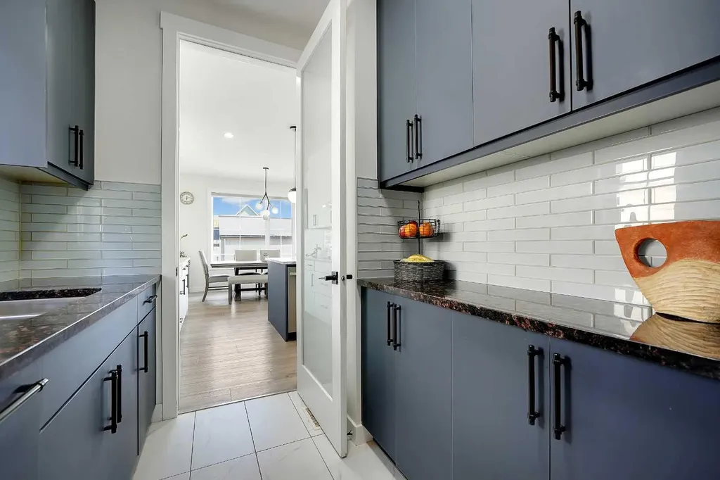 192 Sandpiper Landing Chestermere AB T1X 1Y8