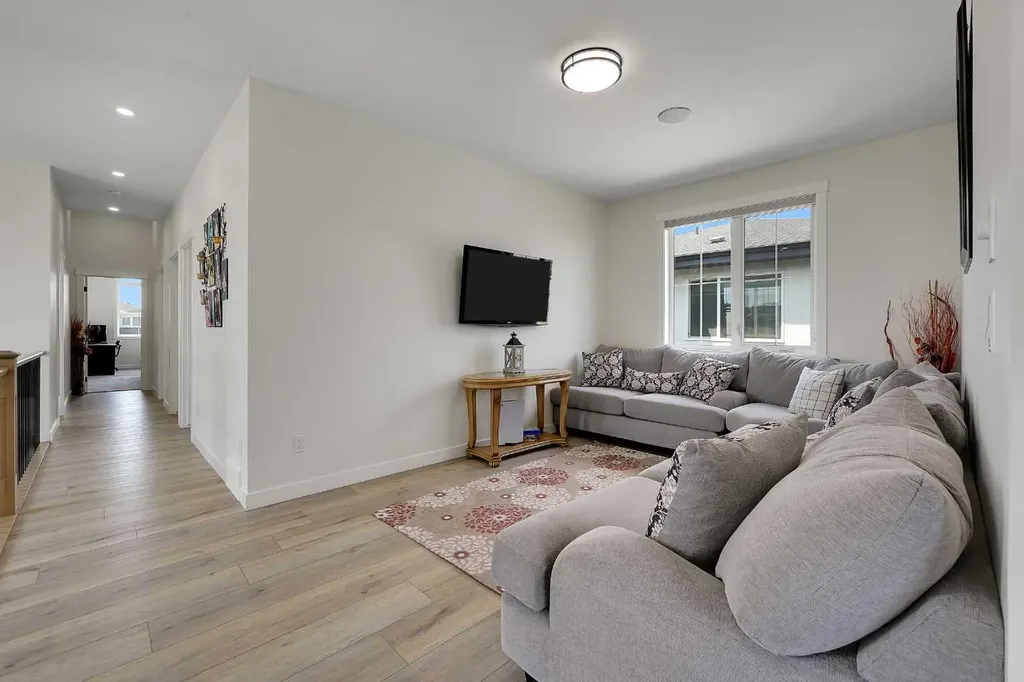192 Sandpiper Landing Chestermere AB T1X 1Y8