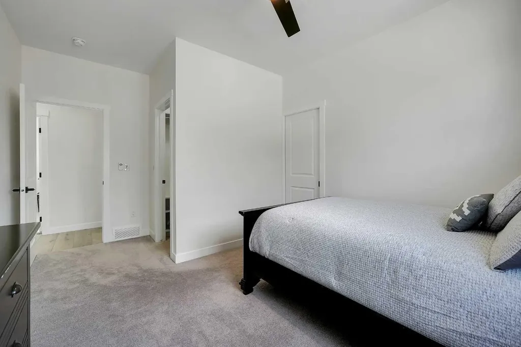 192 Sandpiper Landing Chestermere AB T1X 1Y8