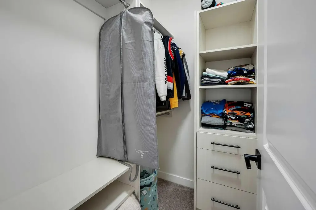 192 Sandpiper Landing Chestermere AB T1X 1Y8
