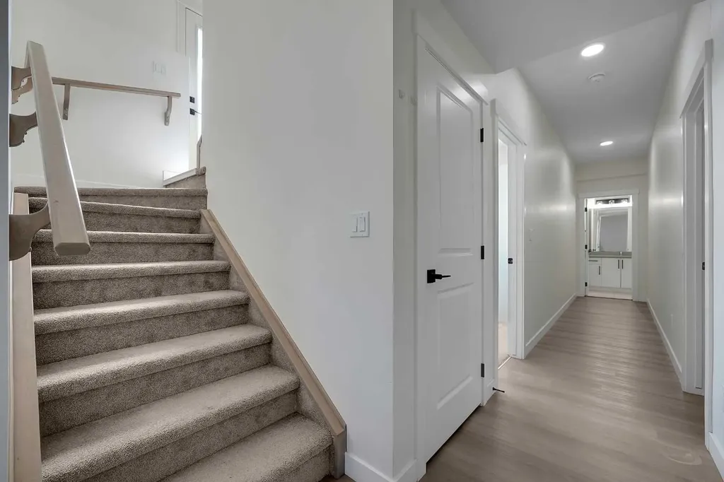192 Sandpiper Landing Chestermere AB T1X 1Y8