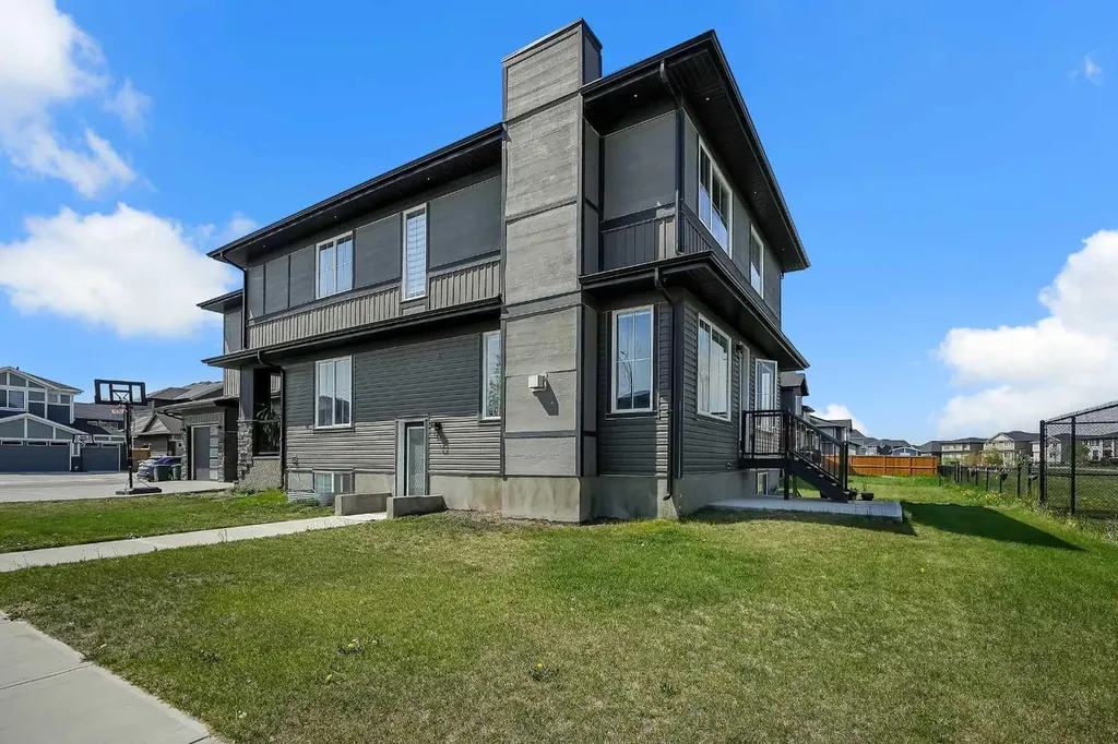 192 Sandpiper Landing Chestermere AB T1X 1Y8