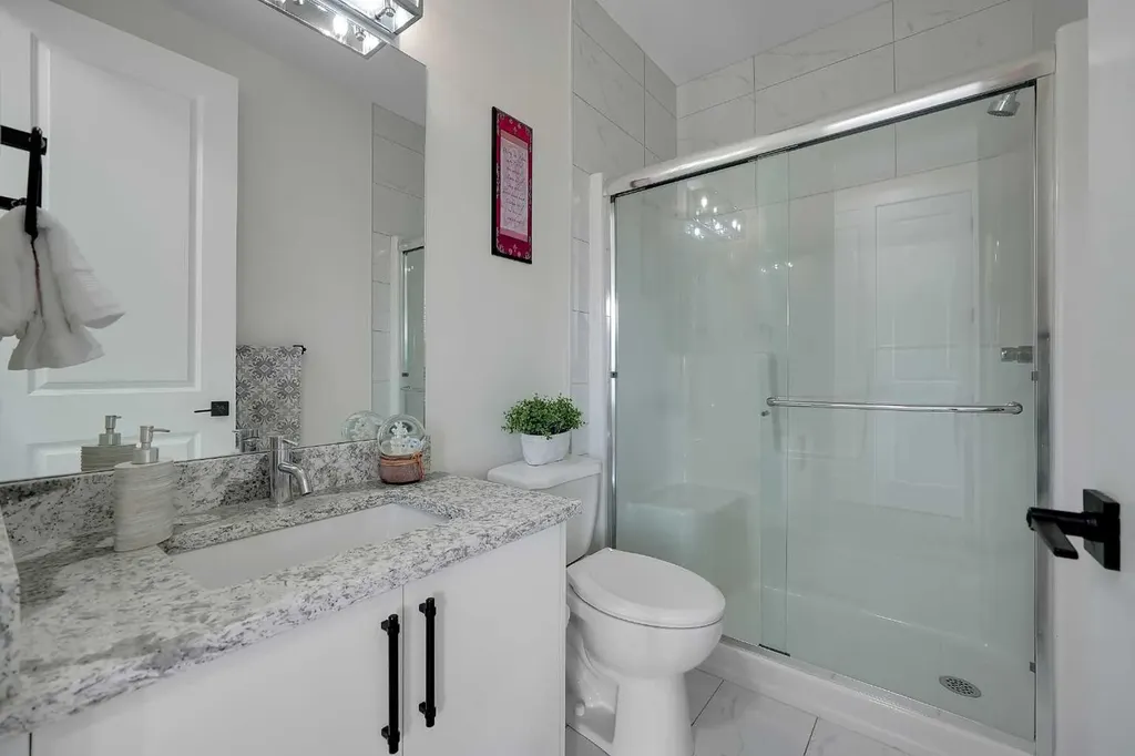 192 Sandpiper Landing Chestermere AB T1X 1Y8