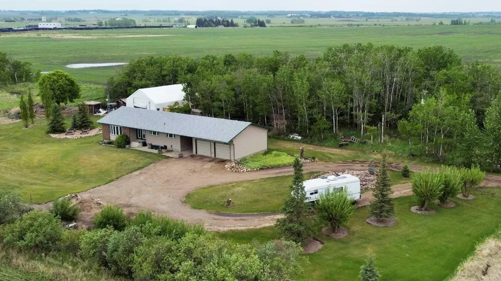 Range Road 251 Rural Ponoka County AB T4J 1R1