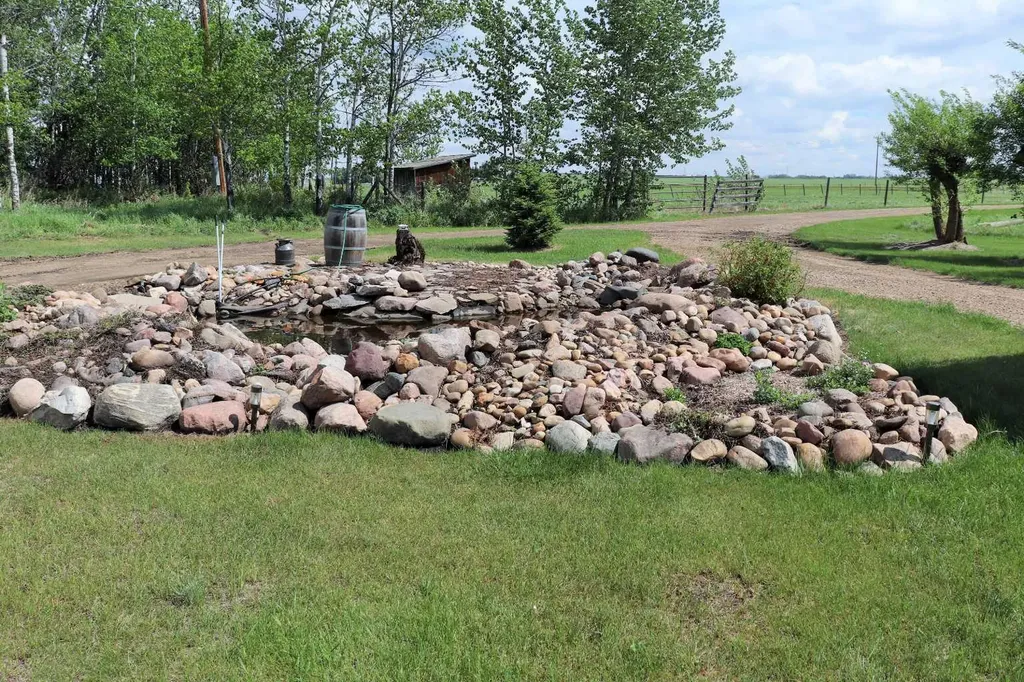 Range Road 251 Rural Ponoka County AB T4J 1R1