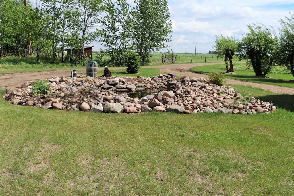 Range Road 251 Rural Ponoka County AB T4J 1R1