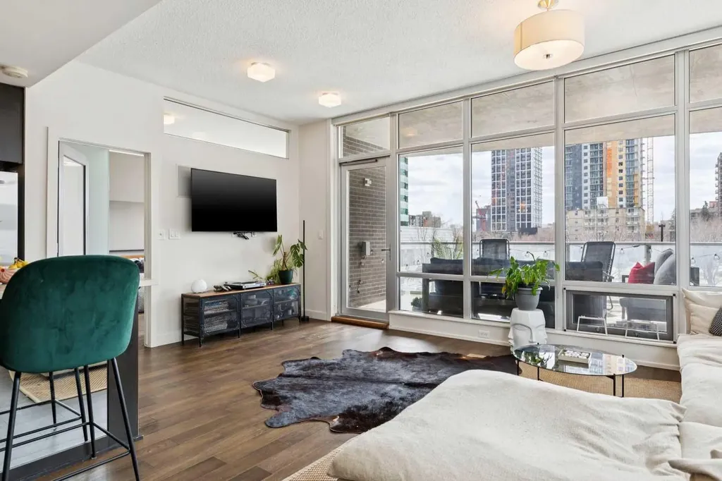 530 12 Avenue SW Calgary AB T2R 0B1