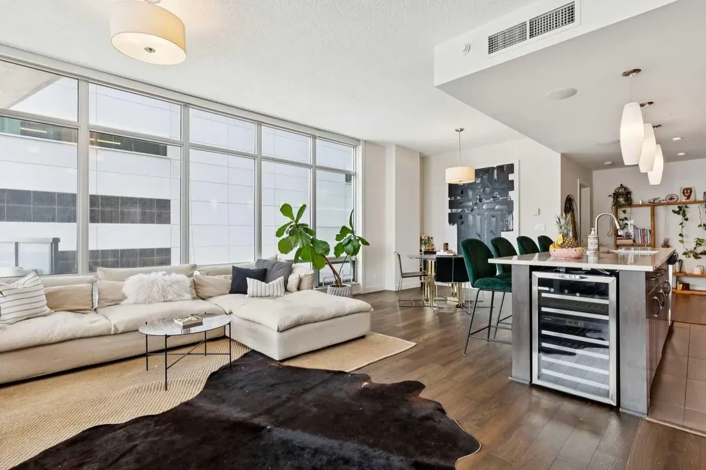 530 12 Avenue SW Calgary AB T2R 0B1
