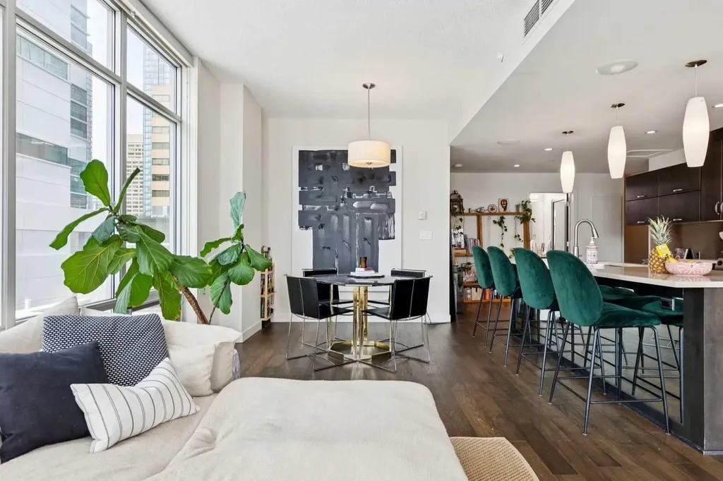 530 12 Avenue SW Calgary AB T2R 0B1
