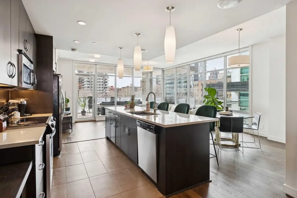 530 12 Avenue SW Calgary AB T2R 0B1
