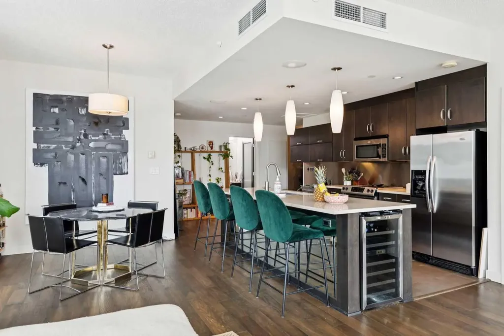 530 12 Avenue SW Calgary AB T2R 0B1