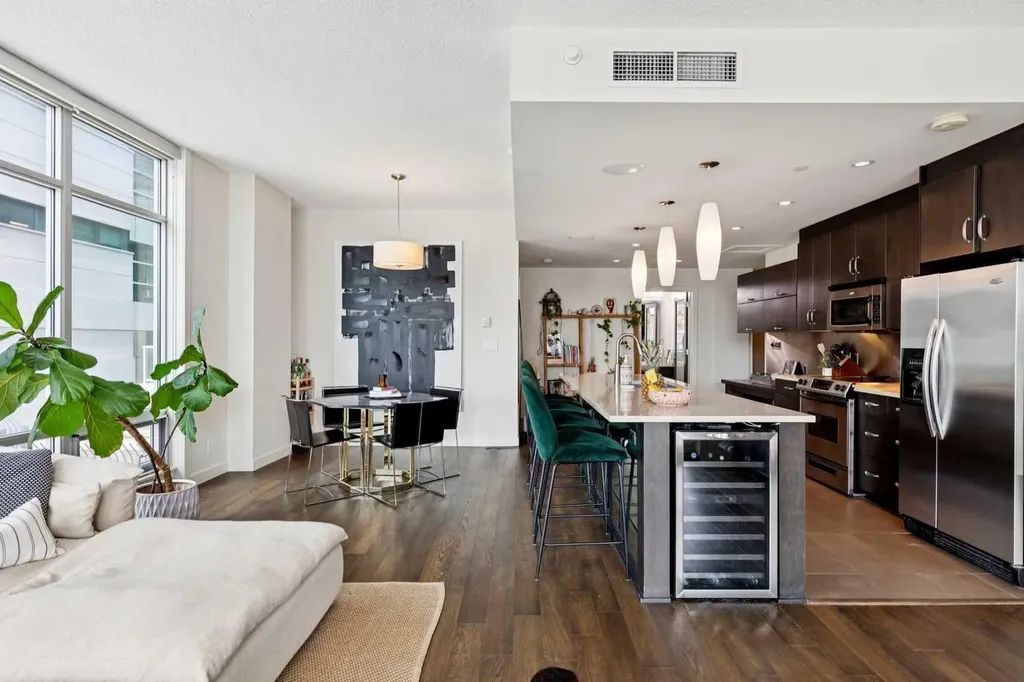 530 12 Avenue SW Calgary AB T2R 0B1