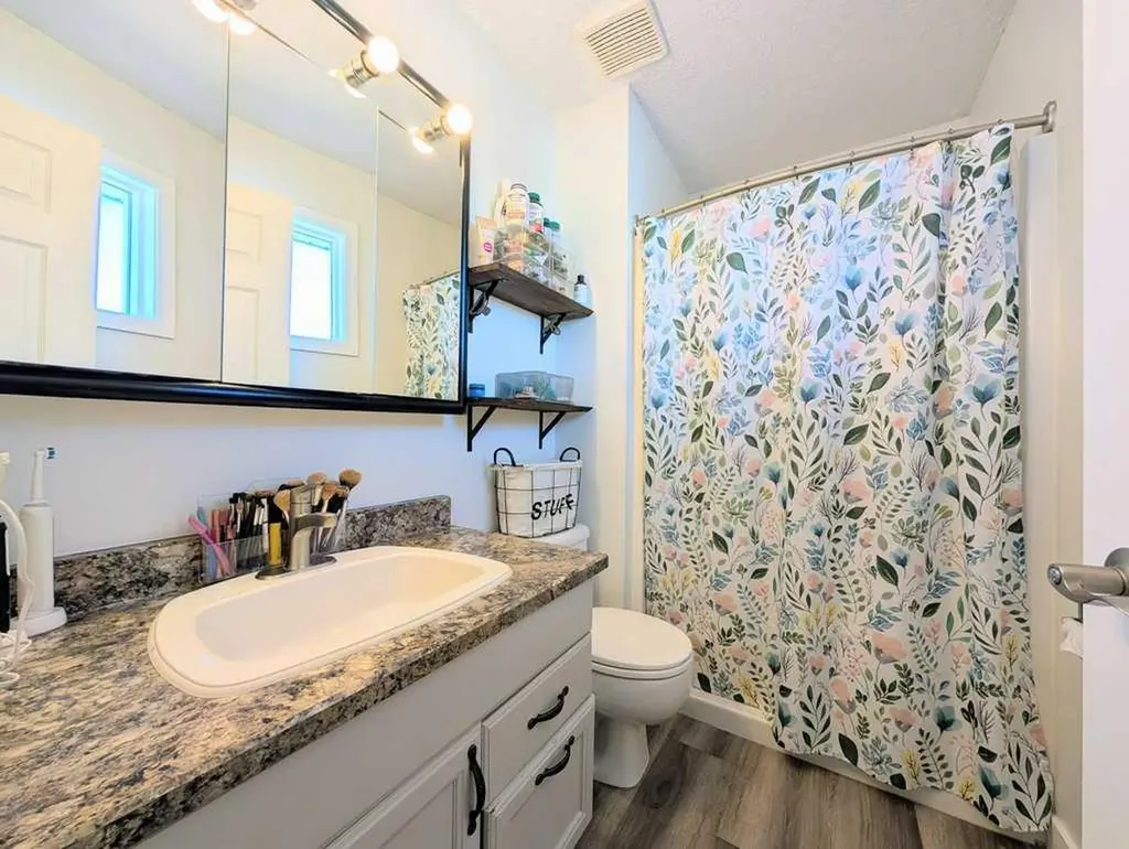 1013 10 Avenue SE Slave Lake AB T0G 2A3