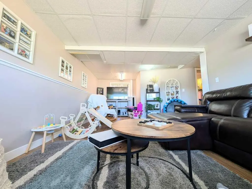 1013 10 Avenue SE Slave Lake AB T0G 2A3