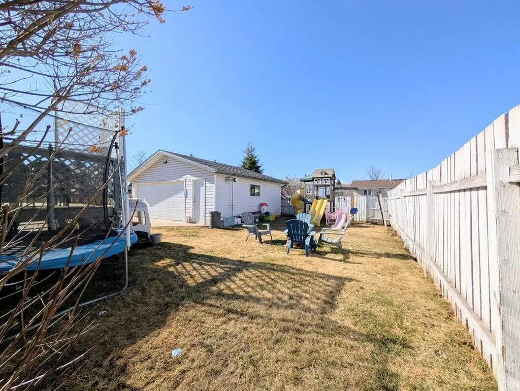 1013 10 Avenue SE Slave Lake AB T0G 2A3