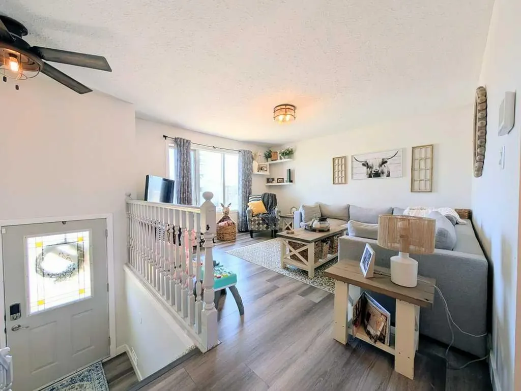 1013 10 Avenue SE Slave Lake AB T0G 2A3