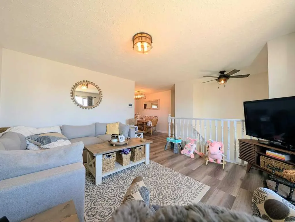 1013 10 Avenue SE Slave Lake AB T0G 2A3