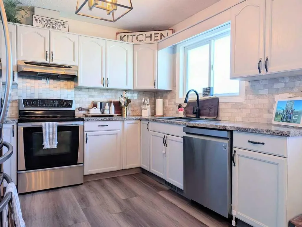 1013 10 Avenue SE Slave Lake AB T0G 2A3
