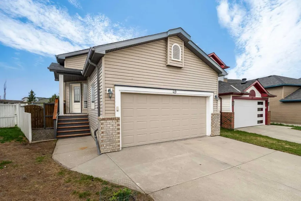 49 Martin Crossing Green NE Calgary AB T3J 3P1