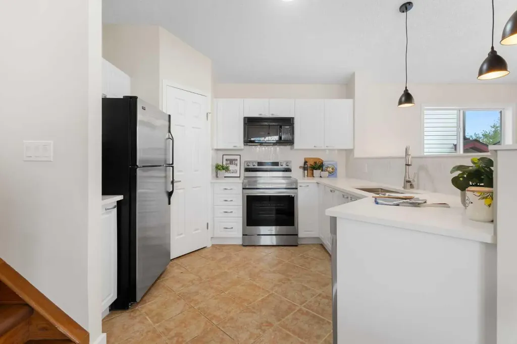49 Martin Crossing Green NE Calgary AB T3J 3P1