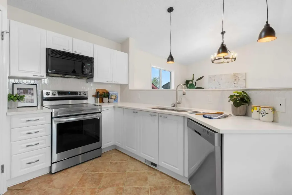 49 Martin Crossing Green NE Calgary AB T3J 3P1