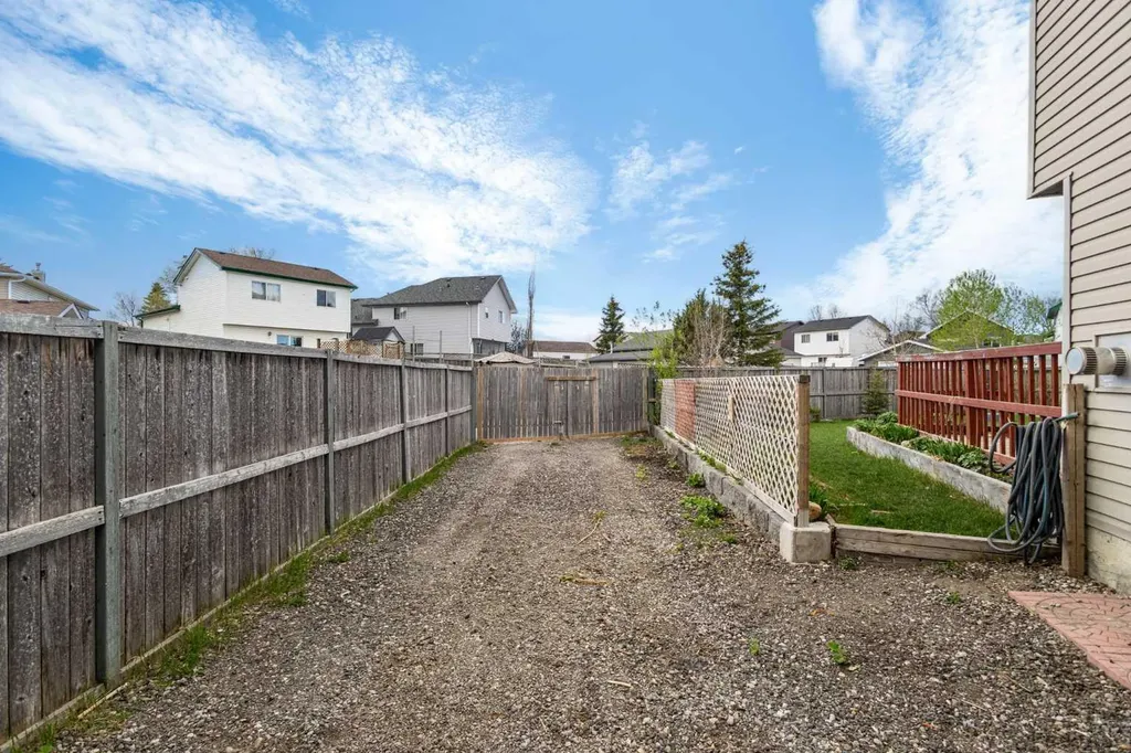 49 Martin Crossing Green NE Calgary AB T3J 3P1