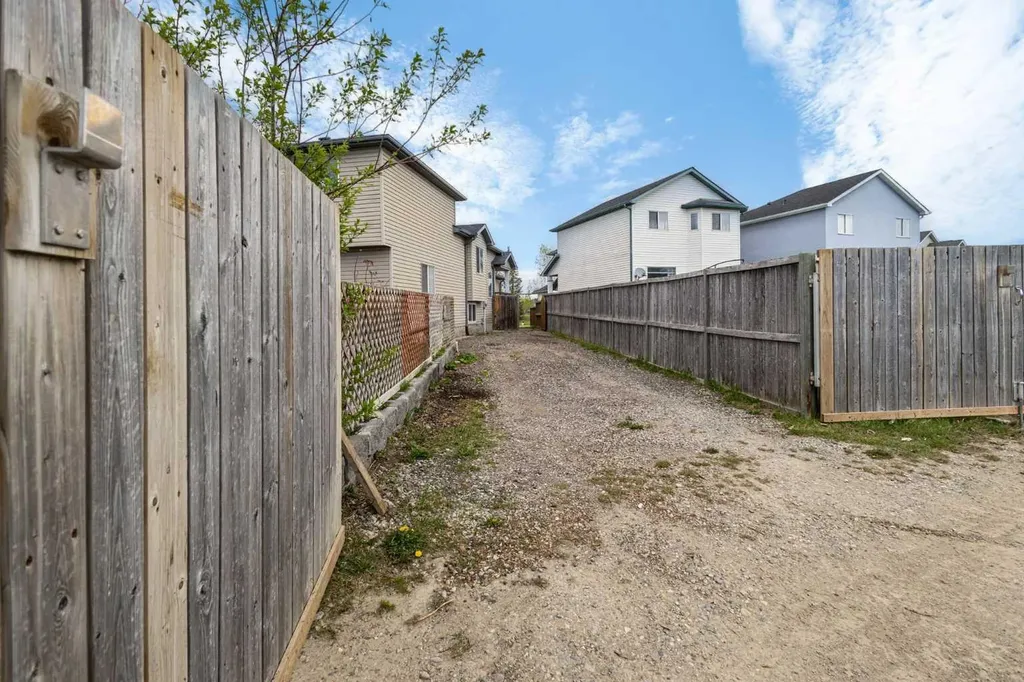 49 Martin Crossing Green NE Calgary AB T3J 3P1