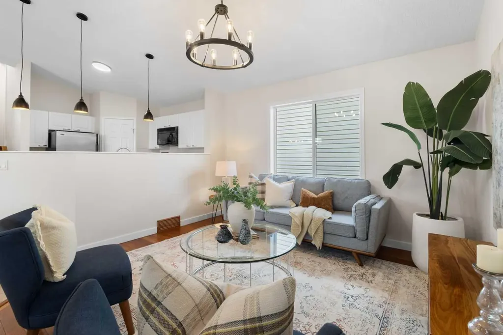 49 Martin Crossing Green NE Calgary AB T3J 3P1