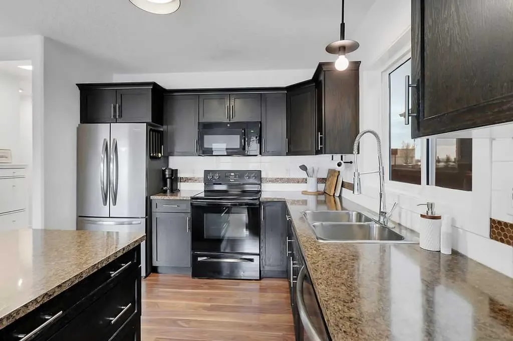 14 Cedar Square Blackfalds AB T4M 0A1