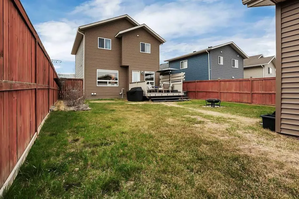 14 Cedar Square Blackfalds AB T4M 0A1