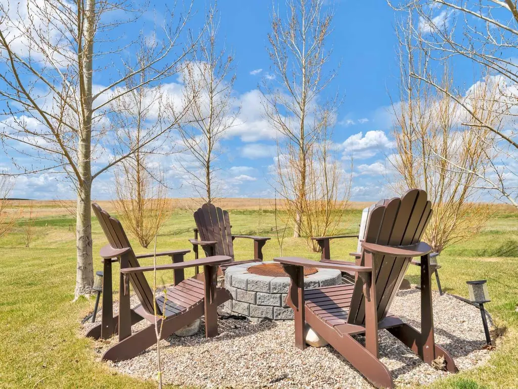 16 Sandpiper Estates Road Lake Newell Resort AB T1R 0X7