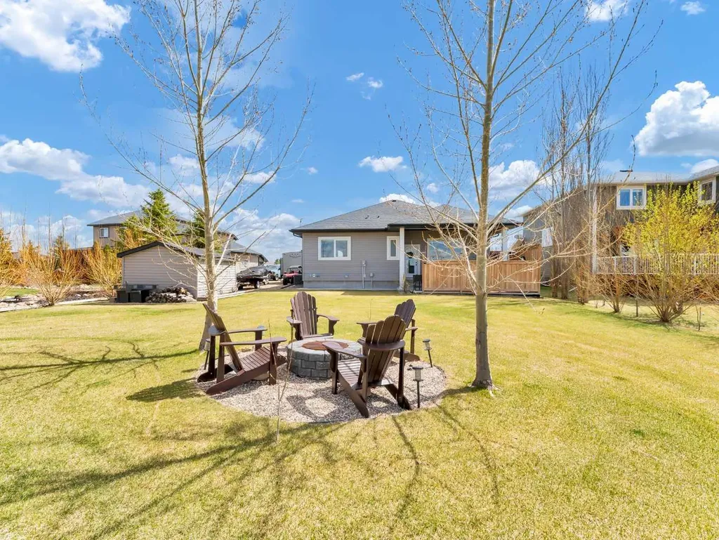 16 Sandpiper Estates Road Lake Newell Resort AB T1R 0X7
