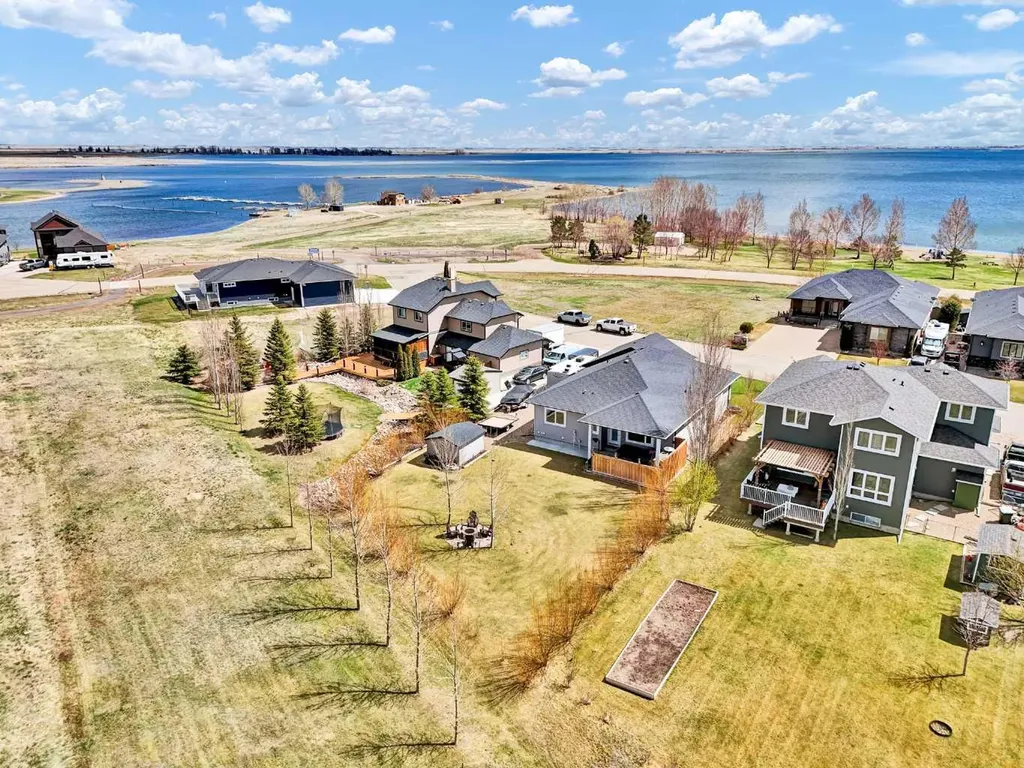 16 Sandpiper Estates Road Lake Newell Resort AB T1R 0X7