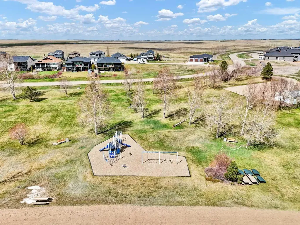 16 Sandpiper Estates Road Lake Newell Resort AB T1R 0X7