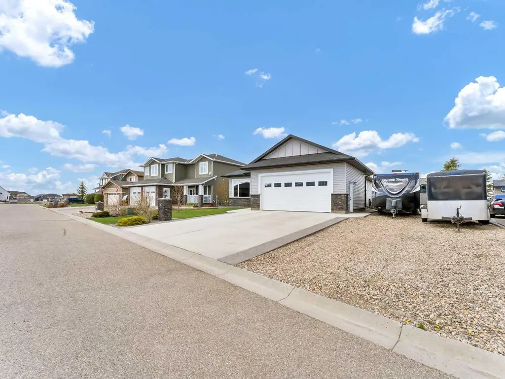 16 Sandpiper Estates Road Lake Newell Resort AB T1R 0X7