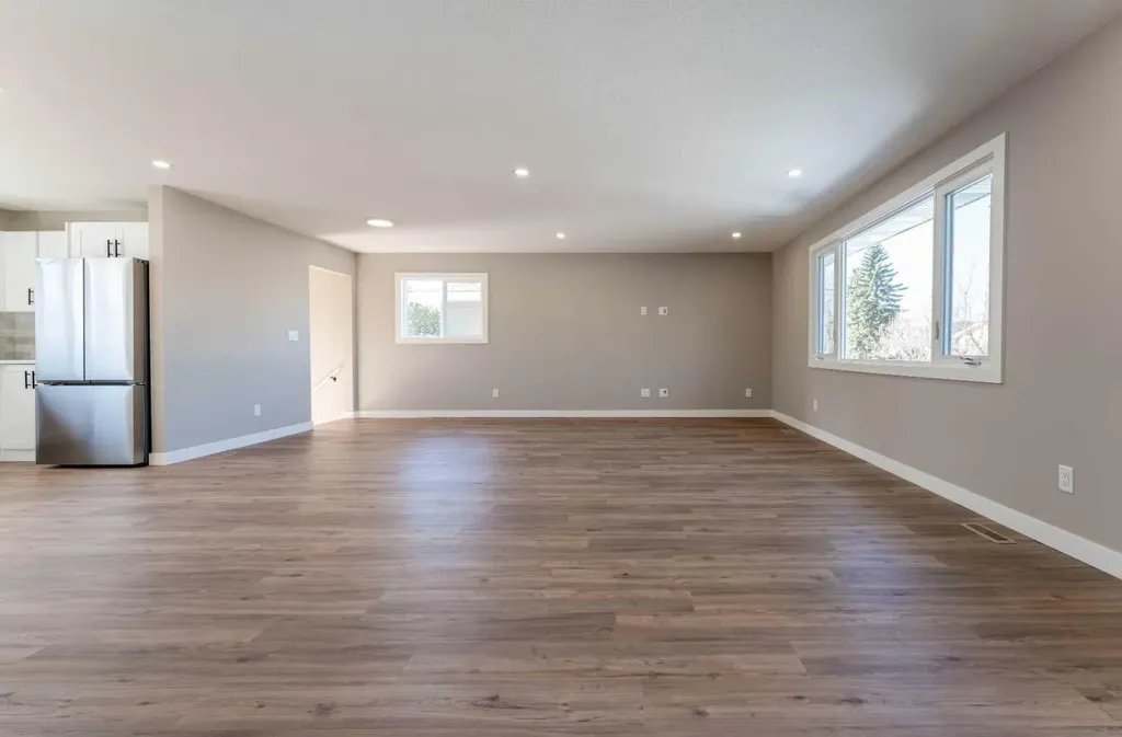 25 Osborne Street Red Deer AB T4N 5C1