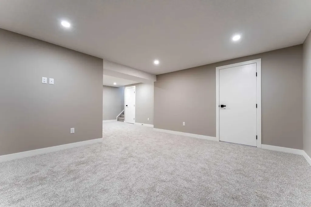 25 Osborne Street Red Deer AB T4N 5C1