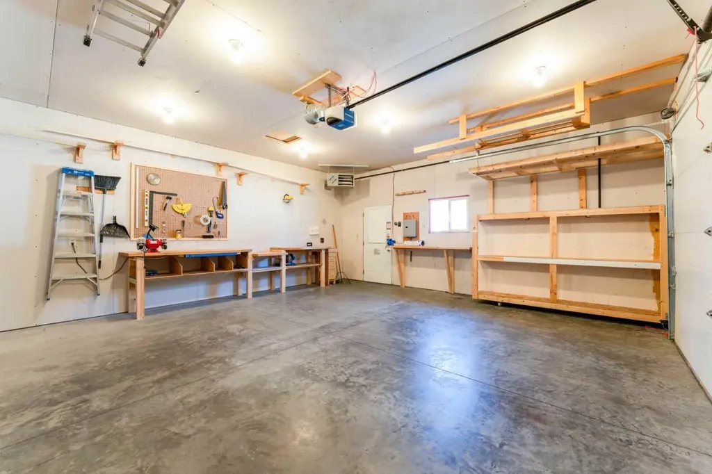 25 Osborne Street Red Deer AB T4N 5C1
