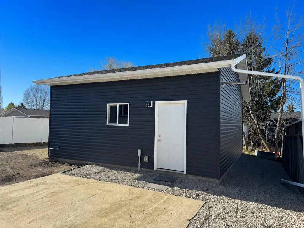 25 Osborne Street Red Deer AB T4N 5C1
