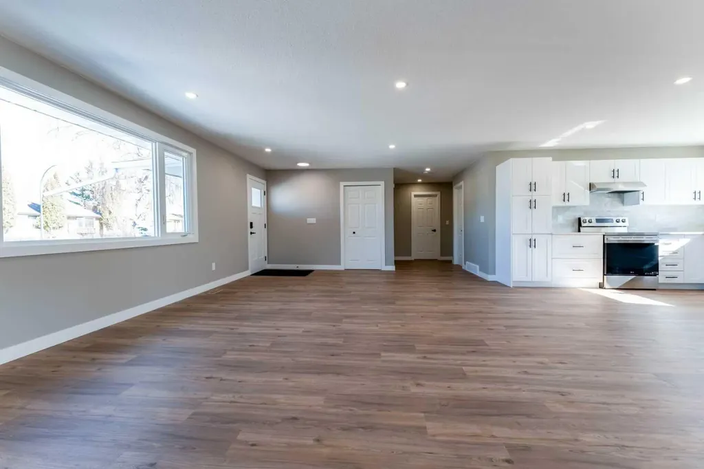 25 Osborne Street Red Deer AB T4N 5C1