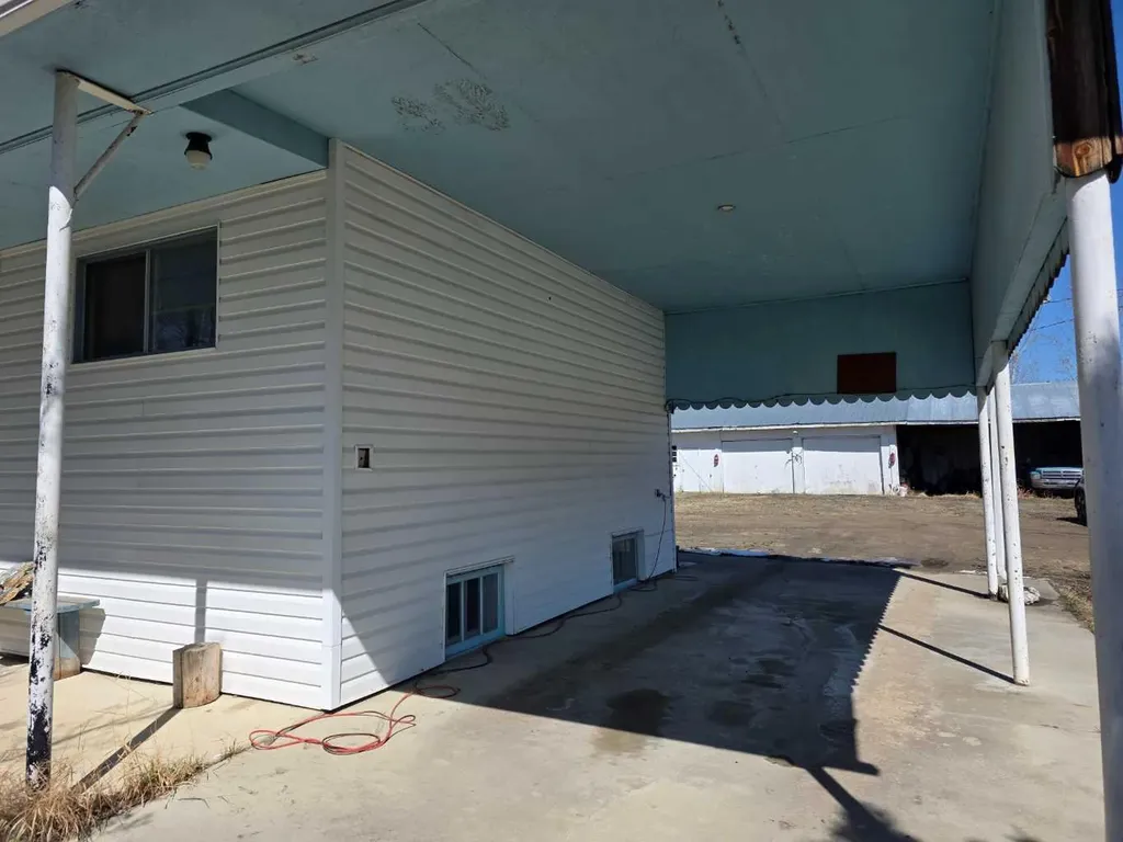 8118 Highway 620 Rural Brazeau County AB T7A2A1