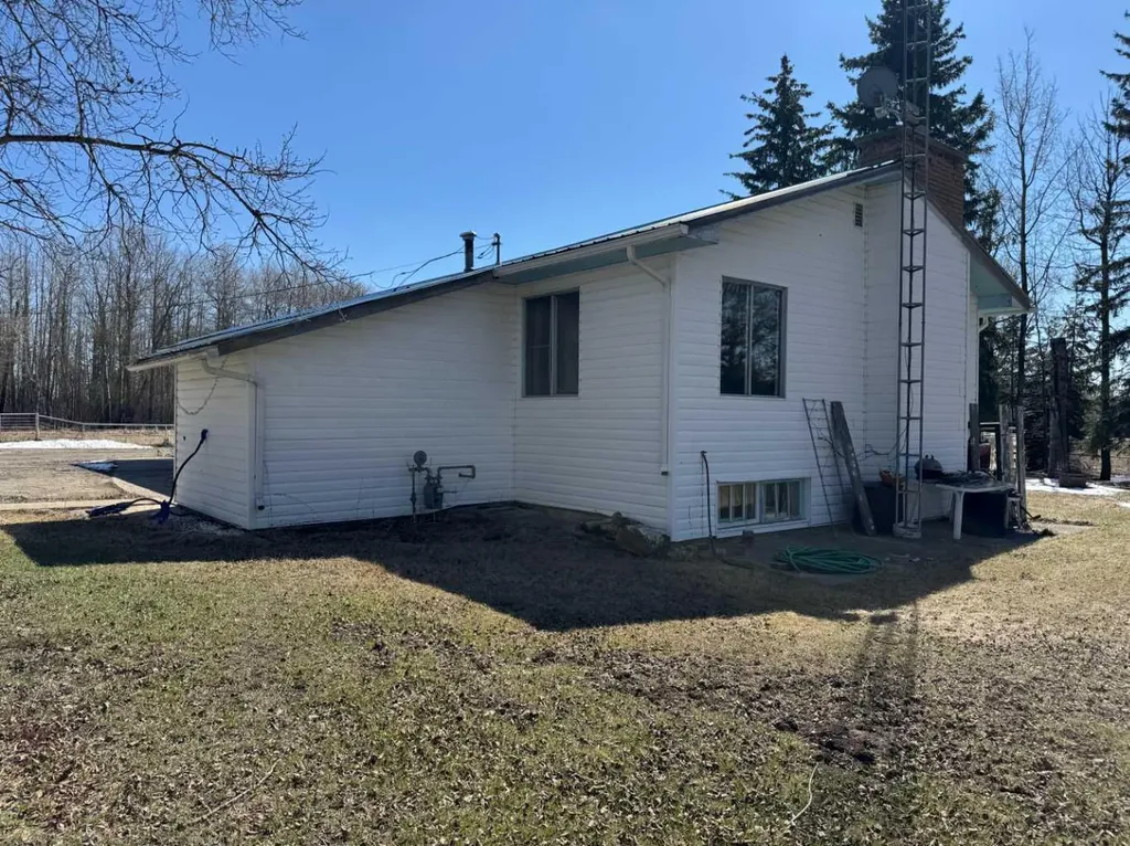 8118 Highway 620 Rural Brazeau County AB T7A2A1