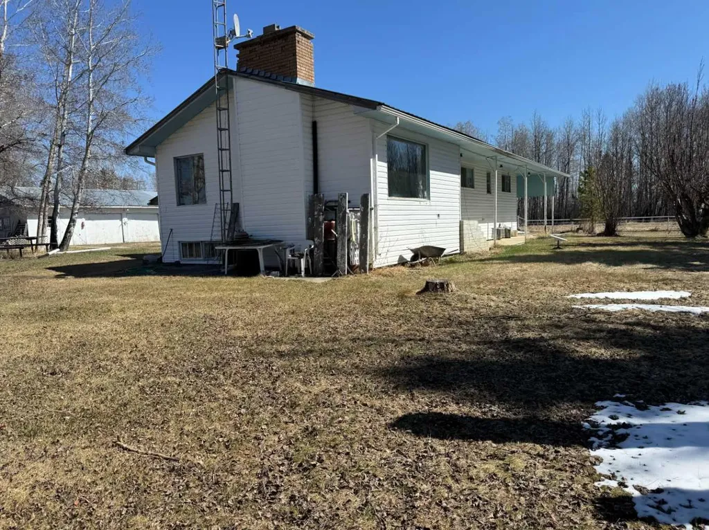 8118 Highway 620 Rural Brazeau County AB T7A2A1