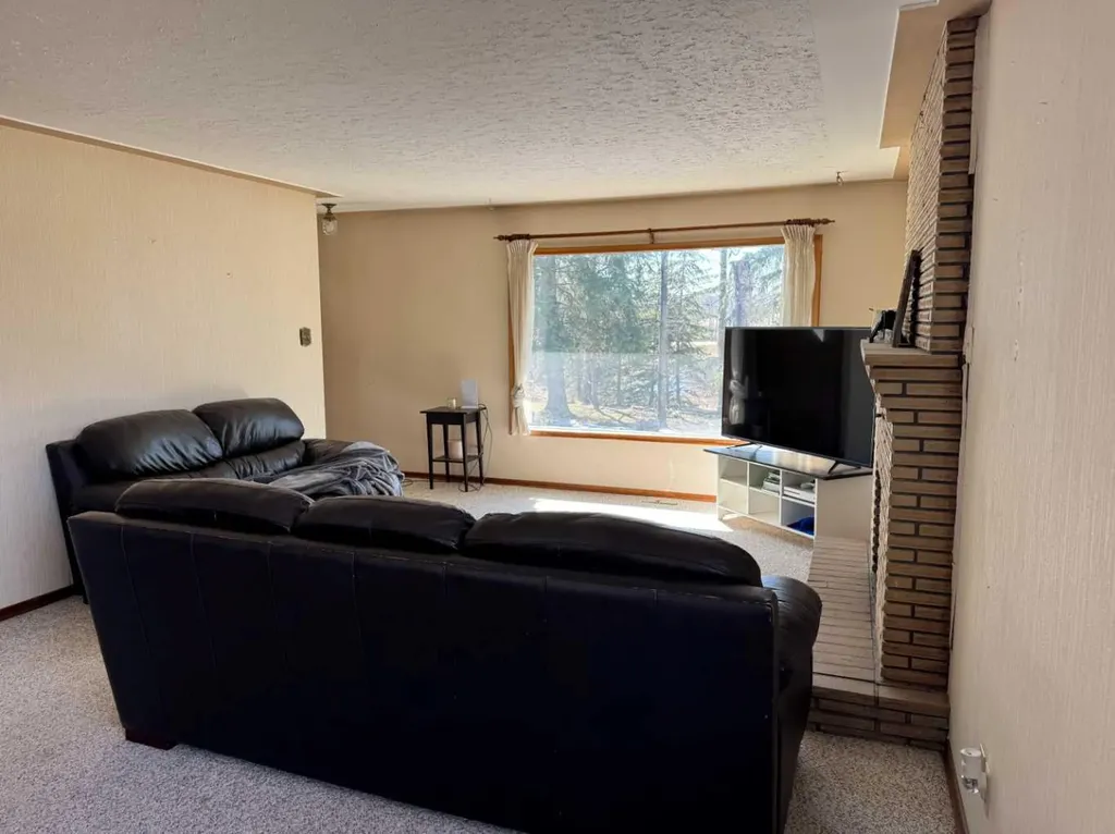 8118 Highway 620 Rural Brazeau County AB T7A2A1